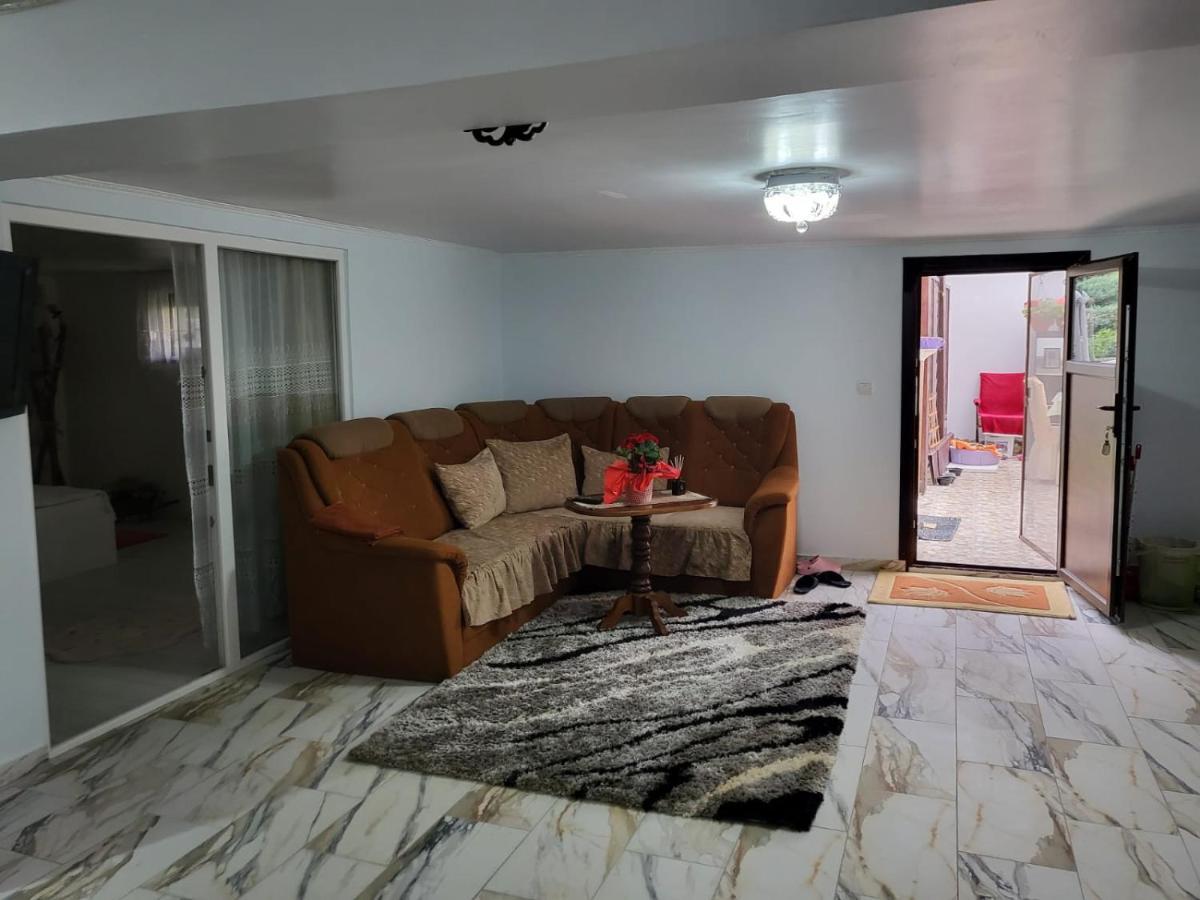 Apartament Cu Terasa Si Gratar Apartment Satu Mare Exterior foto